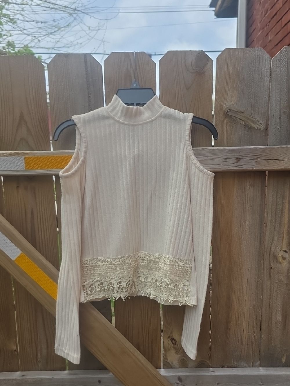 Cream Ribbed Cold-Shoulder Top with Lace Hem